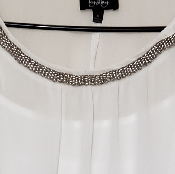 Women's top flutter Sleeve white top cold shoulder - Picture 4 of 8